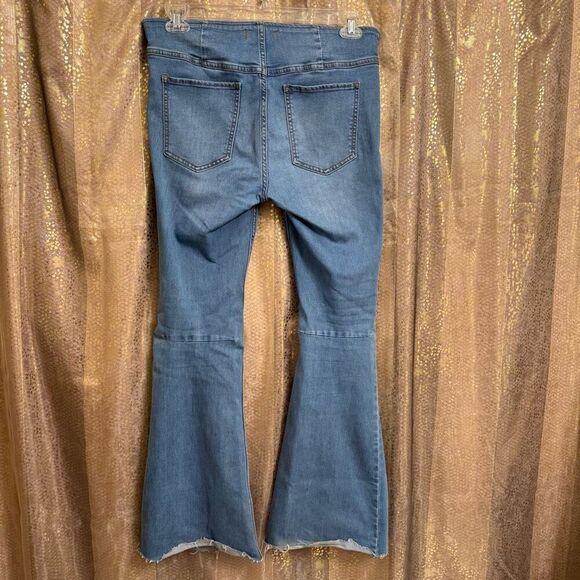 Free People We The Free Penny Pull-On Flare Jeans Light Wash Size 31 - Picture 2 of 6